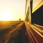 pociąg jadący przez pustą przestrzeń, Sri Lanka