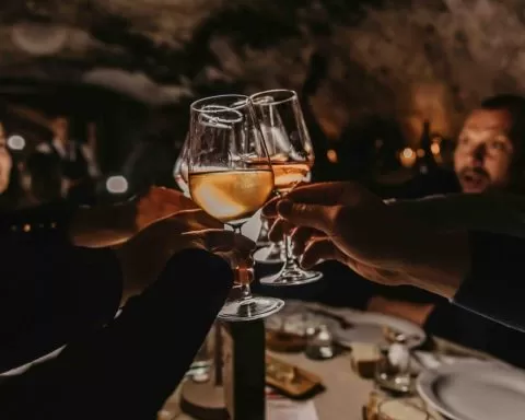 Dolenjsko Martinovanje Dolenjska Cvicek Vino Martinovo Novomesto Prireditve 02 1536x1025 1