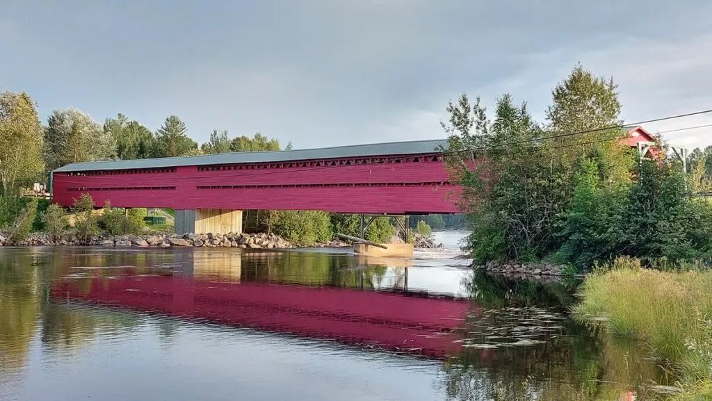 Kryty Most W Grand Remous 1