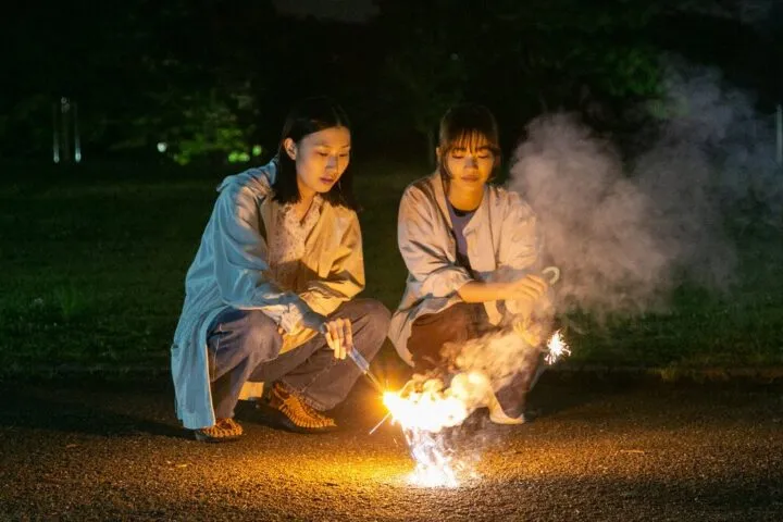 Glw Remembering 03 N0A3551 GuamaUchida And Ai Mikami.JPG Standa